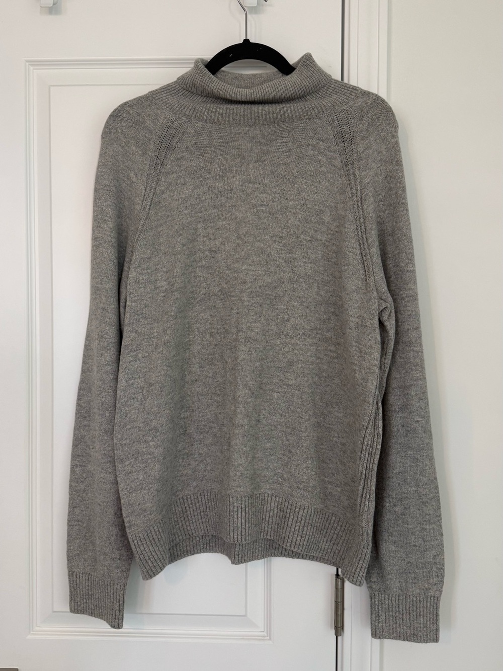 Women’s Gap Gray Turtleneck Sweater - Classic Cozy Knit